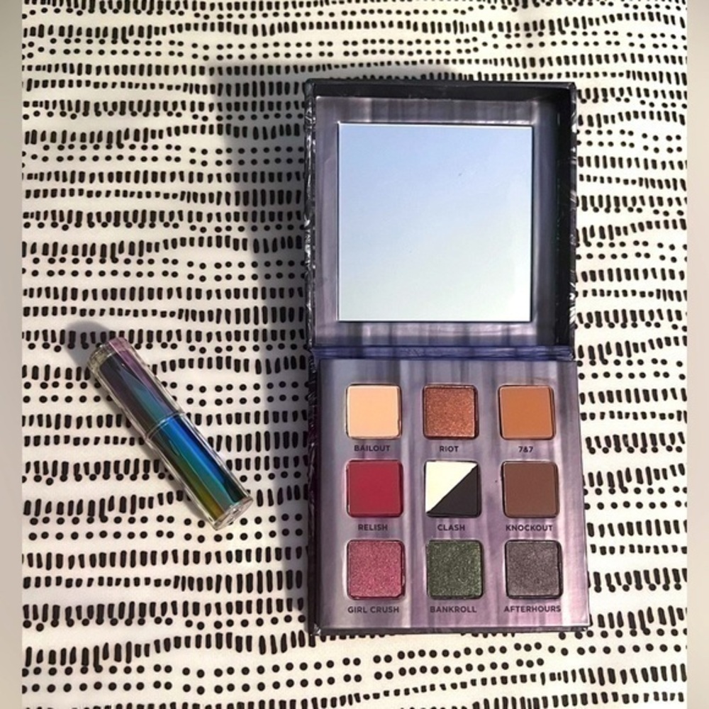🖤BNIB🖤 Urban Decay Troublemaker Palette shipped fast quality party makeup